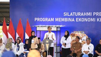 Presiden Jokowi Berbagi Pengalaman Kepada 5000 Nasabah PNM Sulsel