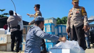 Distribusi Logistik di Pulau Sembilan Sinjai Dikawal Ketat Polisi