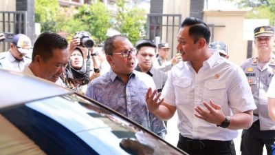 Pemkot Makassar Terima Sertifikat Elektronik dari Menteri AHY
