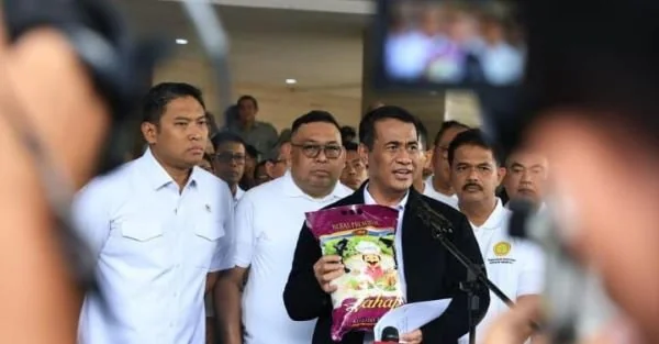 Menteri Pertanian Andi Amran Sulaiman saat Melepas Bantuan, (Dok: Ist).