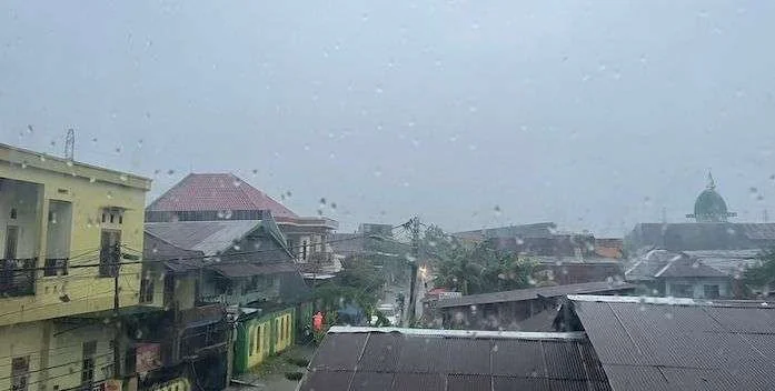 HUJAN