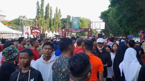 Jalan sehat HUT Sulsel ke 355 (Dok: Nofi KabarMakassar).
