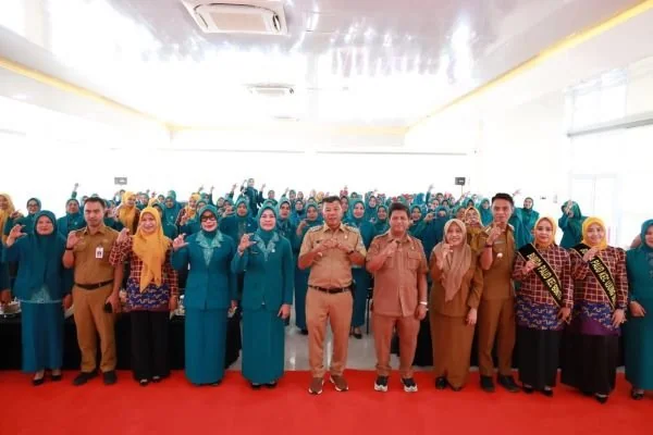Pelantikan dan pengukuhan ketua TP PKK dan Bunda PAUD Kecamatan Ujung Bulu, Bontotiro, dan Kindang. (Dok: Ist)