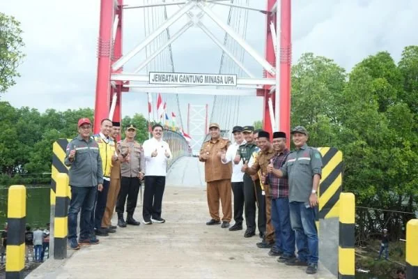 Bupati Maros Chaidir Resmikan Jembatan Gantung (Dok : Ist).