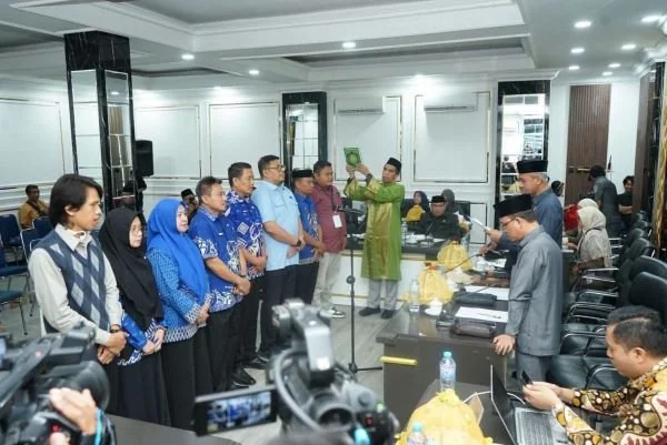 Saksi Dugaan pelanggaran pada Program Seragam Sekolah Gratis Tahun Anggaran 2025 saat Sidang Hak Angket DPRD Kabupaten Gowa (Dok: Ist).