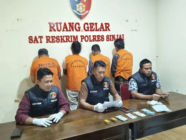 4 Pelaku Perjudian Beserta Barang bukti ist