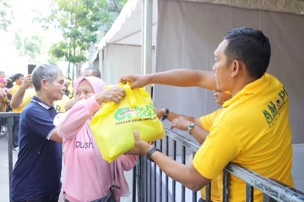 Suasana Pasar Murah HUT Golkar di Makassar, (Dok: Ist).