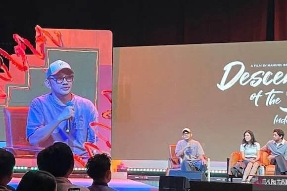 Sutradara Hanung Bramantyo saat memberikan keterangan akan menggarap film adaptasi drama poluler Korea Selatan "Descendants of the Sun" dalam sesi ideatalks di Ideafest 2026 yang berlangsung di Jakarta International Convention Center (JICC), Sabtu (5/9/20