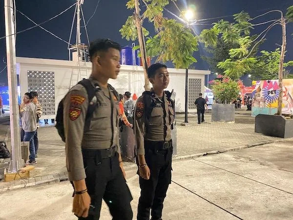 aparat kepolisian melakukan pengamanan di F8 (Dok: Atri KabarMakassar)