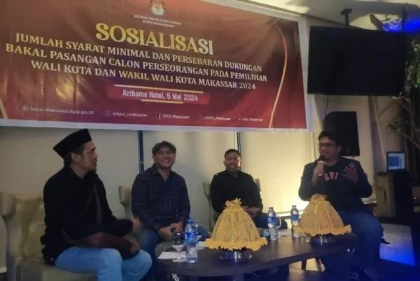 KPU Makassar menggelar sosialisasi terkait penyerahan syarat dukungan bakal pasangan calon perseorangan dalam pemilihan walikota dan wakil walikota Makassar tahun 2024 yang dihadiri para awak media di Arthama Hotel, Minggu (5/5/) malam.