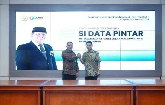 Kepala Biro Pemerintahan dan Otonomi Daerah Sulsel, Idham Kadir saat launching inovasi Si Data Pintar di Kantor Gubernur (Dok: Int)