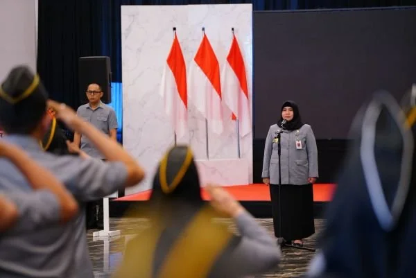 Kadiv P3H memimpin apel pagi di Kantor Wilayah Kementerian Hukum Sulawesi Selatan (Dok : Ist).