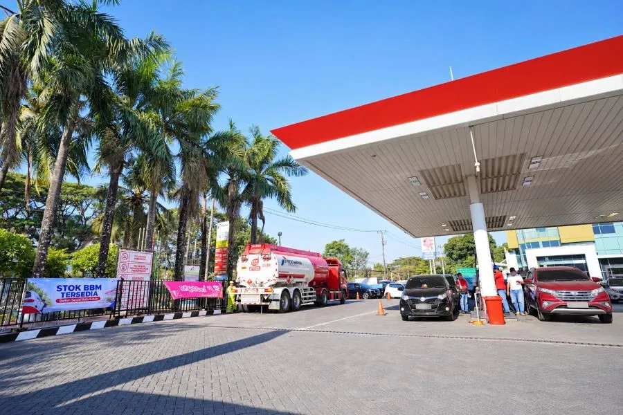 Pertamina Patra Niaga Regional Sulawesi melakukan uji coba pengaturan layanan Biosolar melalui skema clusterisasi di salah satu SPBU di Makassar (Dok: Ist)