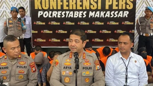 Kapolrestabes Makassar, Kombes Pol Arya Perdana saat memberikan keterangan pers (Dok: Atri KabarMakassar)