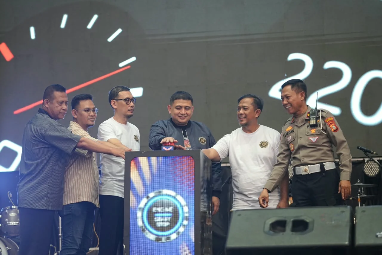 Gelaran Makassar Oto Day Fest 2026 di area parkir Mall Phinisi Point (Dok: Ist).