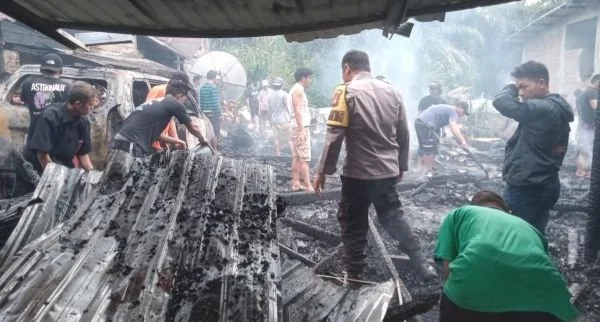 TKP Kebakaran rumah di Kakullasan (Dok : Ist).