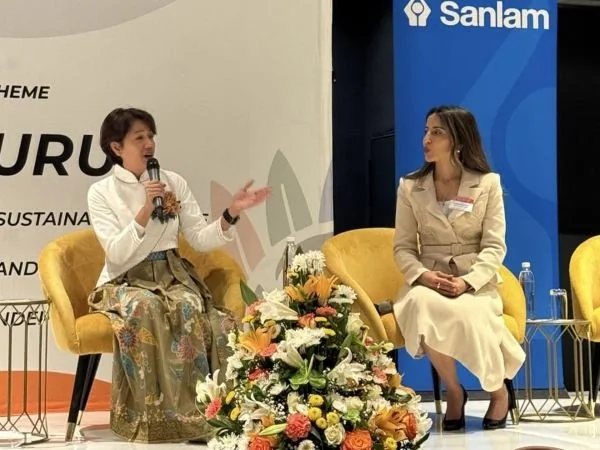Direktur & Chief Information Technology Officer XLSMART, Yessie D. Yosetya pada panel bertema “Bridging Legacies: Insights from Japan and Indonesia”di Afrika Selatan (Dok: Ist)