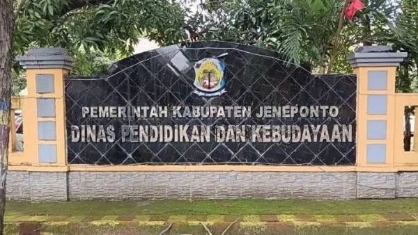 Pihak Disdikbud Jeneponto menginstruksikan seluruh satuan pendidikan untuk memastikan proses belajar jarak jauh tetap berjalan efektif dan bermakna melalui penugasan serta pemantauan capaian belajar murid (Dok: Ist)
