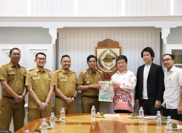 Kepala Konsulat Jenderal Jepang di Makassar, Ohashi Koichi bersama Vice President COO PT Dax Jaya Indonesia, Fumia Yoshikawa melakukan audiensi ke PJ Sekda Makassar, Firman Hamid Pagarra, di Balai Kota.