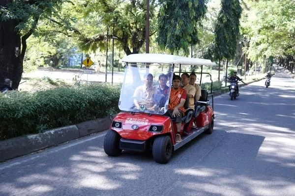 Otorita IKN melakukan test drive kendaraan listrik Unhas. (Dok:Ist)
