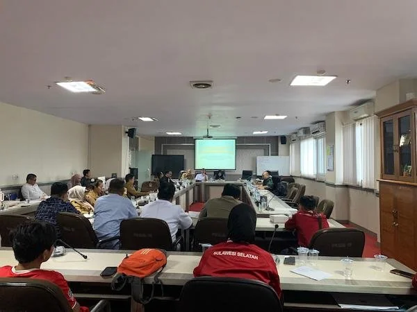 suasana Rapat Dengar Pendapat (RDP) antara Komisi E DPRD Sulsel bersama Dinas Pemuda dan Olahraga (Dispora) Sulsel, KONI Sulsel, dan para atlet PON XXI Aceh Sumut, di Kantor DPRD Sulsel, Senin (23/06).