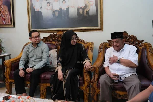 Bupati Gowa, Sitti Husniah Talenrang saat Sowan ke Tokoh Masyarakat (Dok: Ist).