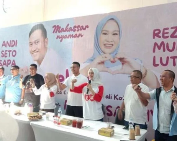 Andi Seto Asapa-Rezki Mulfiati Lutfi bersama Cicu Ketua Tim Pemenangan saat konferensi pers di Makassar (Dok : Ist).