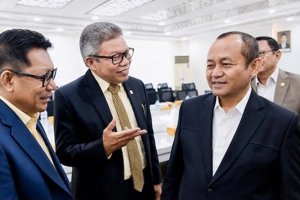 Ketua FPG DPR RI, M. Sarmuji bersama Ketua Hubwil VII Sulawesi, Taufan Pawe (Dok: Ist).