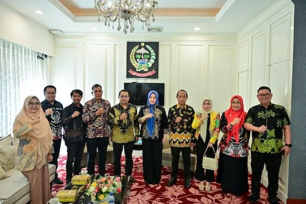 Wakil Gubernur Sulawesi Selatan Fatmawati Rusdi, saat menerima audiensi dari pengurus DPD Asosiasi Badan Permusyawaratan Desa Nasional (ABPEDNAS) Sulsel. (Dok. Ist).