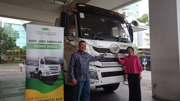 PT Gaya Makmur Mobil (GMM)  meresmikan kantor baru GMM Makassar, Rabu (6/3).