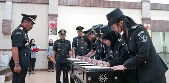 Suasana pelantikan digelar di aula Bhinneka Tunggal Ika Kanwil Kemenkumham Sulsel, Selasa (16/11). Foto Ist