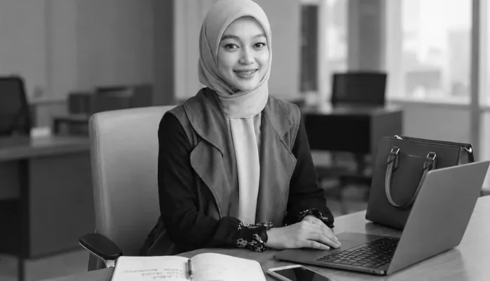 Sitti Nurliani Khanazahrah (Penulis, Dosen dan Pegiat Filsafat)