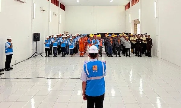 Apel peringatan Bulan Keselamatan dan Kesehatan Kerja (K3) Nasional 2026 di lingkungan PT PLN (Persero) UID Sulawesi Selatan, Sulawesi Tenggara, dan Sulawesi Barat (UID Sulselrabar) di Makassar.
Kegiatan ini menegaskan komitmen manajemen dan insan PLN UID