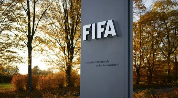Logo FIFA di depan kantor pusatnya di Zurich, Swiss.
