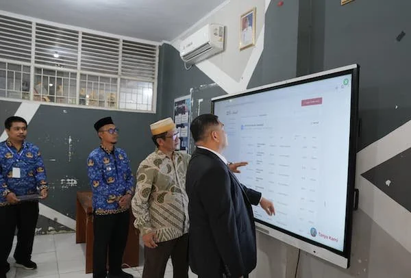 Wali Kota Makassar Munafri Arifuddin saat Memantau Langsung SPMB 2026, (Dok: Ist).