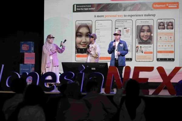 Andi Alya Inar Putri dari Universitas Hasanuddin dinobatkan sebagai Best Hustler IndonesiaNEXT 2026, sementara Nur Hisma dari Universitas Negeri Makassar berhasil masuk Top 24 talenta digital terbaik nasional (Dok: Ist)