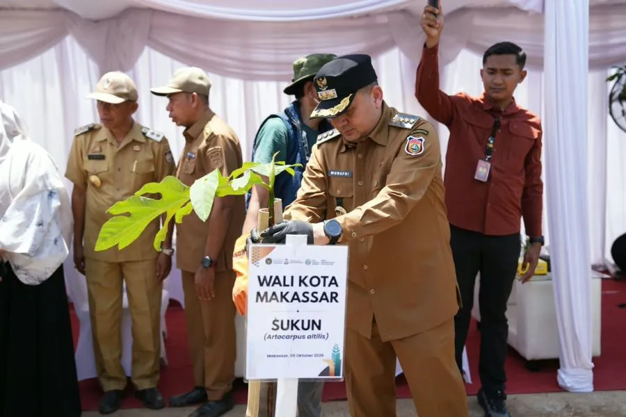 Suasana penanaman pohon di TPA Antang (Dok: Sinta KabarMakassar)
