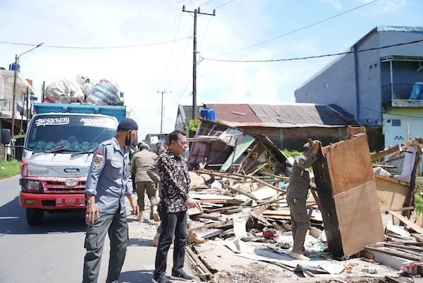 Suasana Pembongkaran Lapak PK5, (Dok: Ist).