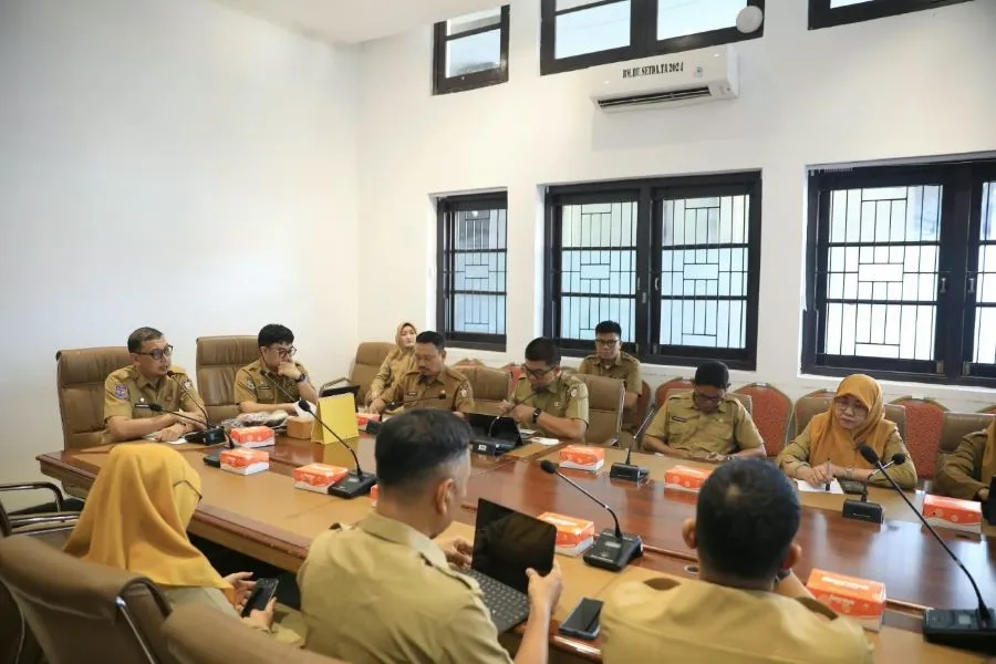 Sekda pimpin rapat Monitoring dan Evaluasi Program/Kegiatan APBD Kota Makassar Triwulan III Tahun Anggaran 2026 (Dok: Ist)
