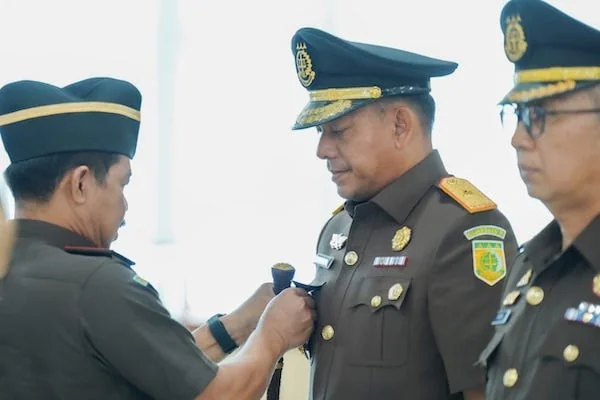 Kepala Kejaksaan Tinggi Sulawesi Selatan Agus Salim melantik Wakajati Sulsel serta Pejabat Eselon III (2 Asisten dan 8 Kajari).