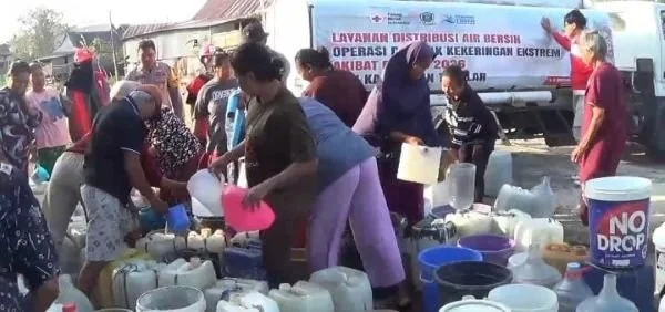Warga Desa Bonto Parang berharap bantuan air bersih dapat disalurkan secara berkala hingga kondisi sumur kembali normal dan kebutuhan air masyarakat dapat terpenuhi (Dok: Saleh Sibali KabarMakassar)