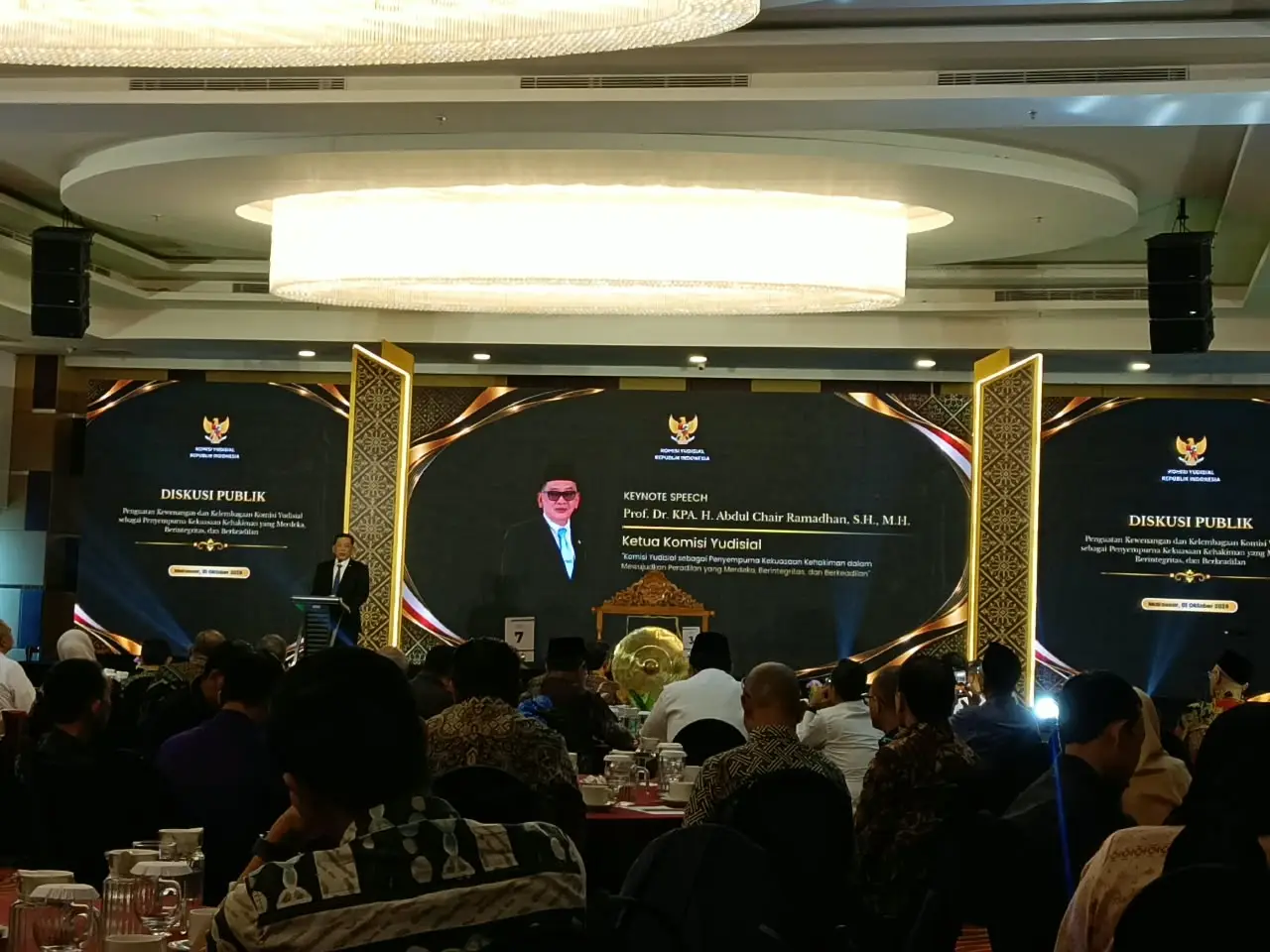 Ketua Komisi Yudisial (KY) Prof (H.C.) Abdul Chair Ramadhan saat membuka Diskusi Publik Penguatan KY (Dok: Sinta KabarMakassar)