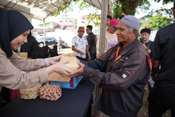Pertamina Sulawesi Tebar Ribuan Paket Daging Kurban. (Dok: Ist)