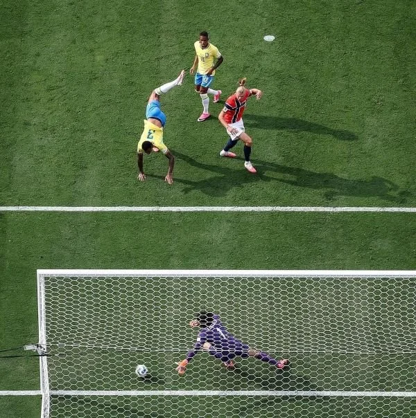 Penyerang Timnas Norwegia Erling Haaland saat Mencetak Gol Digawang Brasil (Dok: Ist).