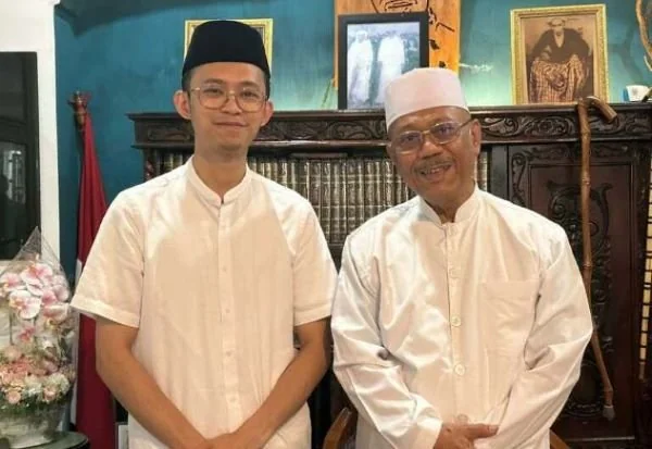 Ilham Ari Fauzi, berkunjung ke kediaman Anre Gurutta Haji (AGH) As-syekh Sayyid Habib Abdul Rahim Assegaf Puang Makka (Dok : Ist).