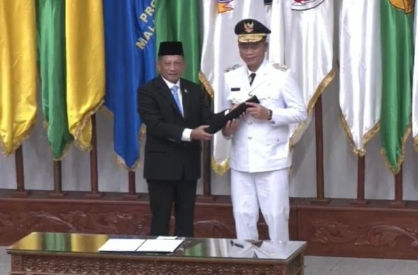 Menteri Dalam Negeri, Muhammad Tito Karnavian saat melantik Prof Fadjry Djufry sebagai Pj Gubernur Sulsel (Dok : Nofi KabarMakassar).