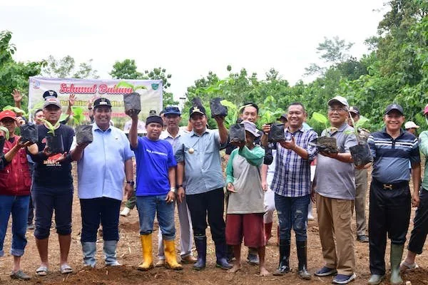 Pj Gubernur Sulsel, Bahtiar Baharuddin di Maros, Sabtu, (16/3).