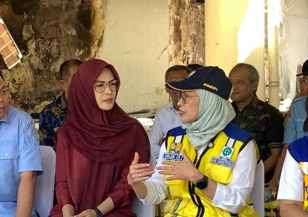 Direktur Jenderal Cipta Karya Kementerian PU, Dewi Chomistriana (kanan) bersama Ketua DPRD Provinsi Sulsel Andi Rachmatika Dewi (dok. Syamsi/Kabar Makassar)