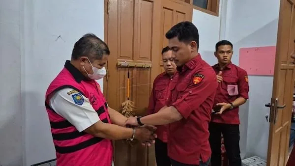 Kejari Tana Toraja menahan Kepala Dinas Pertanian Kabupaten Toraja Utara, LPD (dok. Ist)