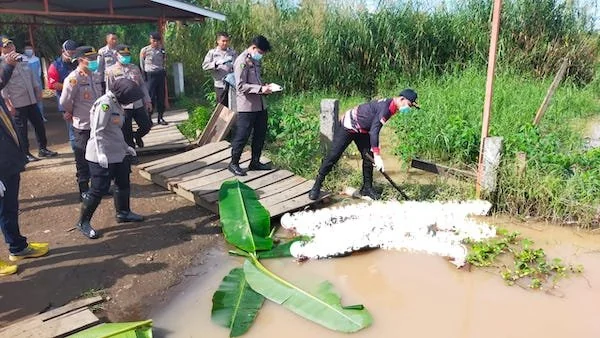 Kepolisian Polsek Barombong di lokasi